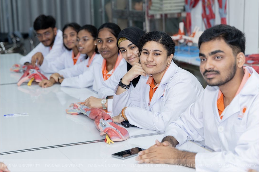 Indian international medical students in a Dai Nam University anatomy class