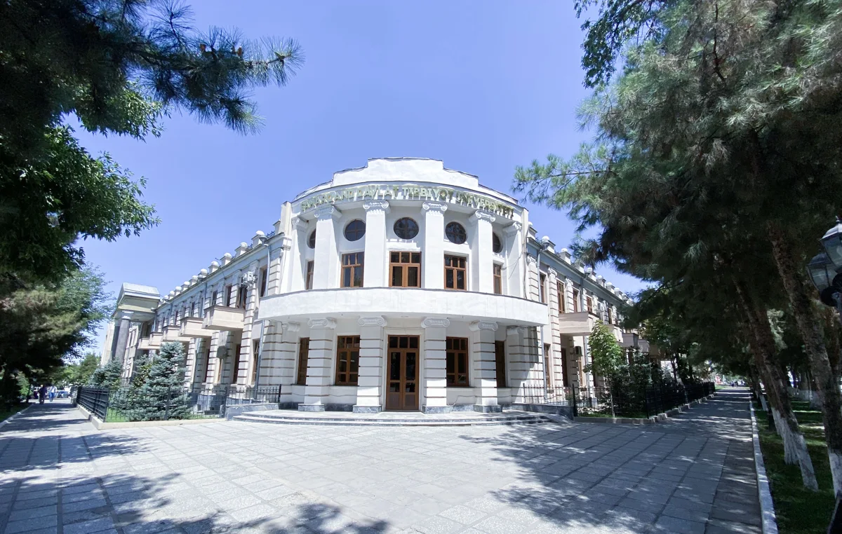 Samarkand State Medical University rectorate building at 18 Amir Temur Street